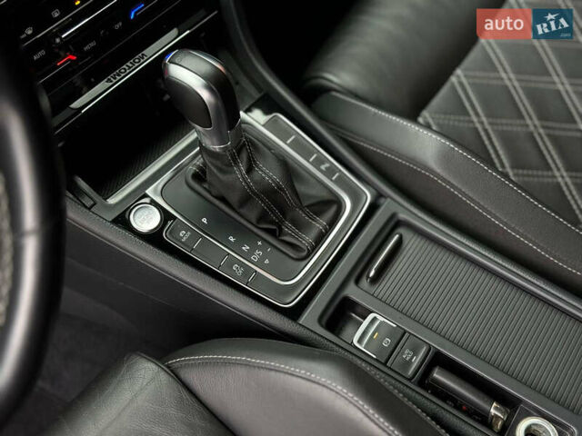 Синий Фольксваген Гольф Р, объемом двигателя 2 л и пробегом 123 тыс. км за 21700 $, фото 78 на Automoto.ua