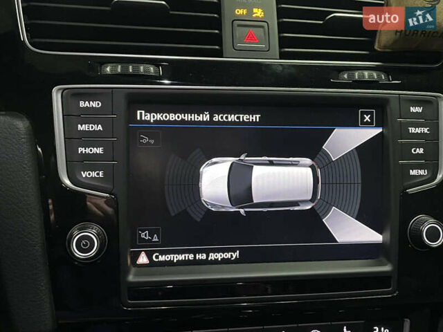 Синій Фольксваген Гольф Р, об'ємом двигуна 2 л та пробігом 131 тис. км за 21500 $, фото 17 на Automoto.ua