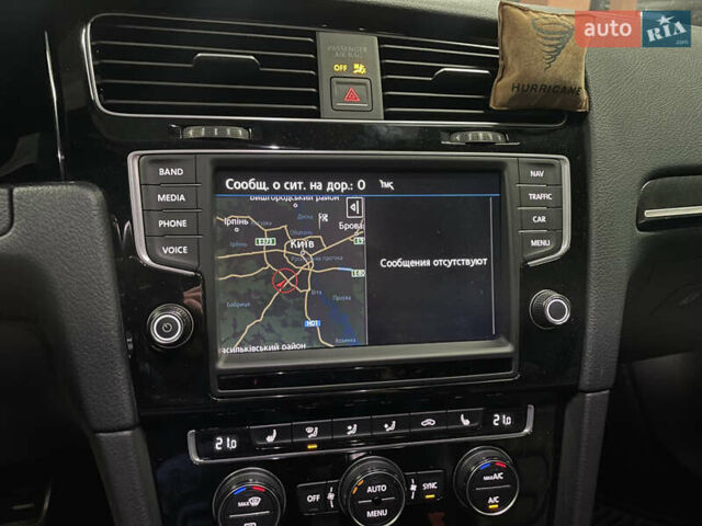 Синій Фольксваген Гольф Р, об'ємом двигуна 2 л та пробігом 131 тис. км за 21500 $, фото 20 на Automoto.ua