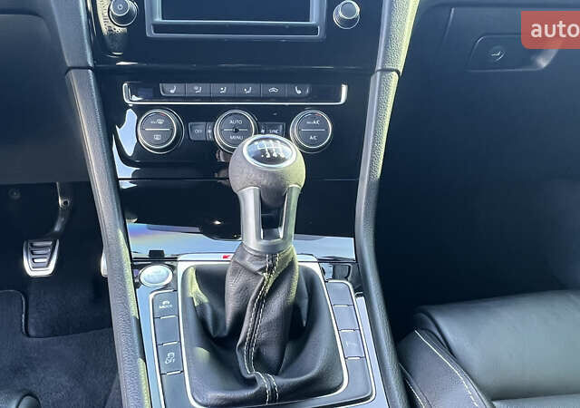 Синий Фольксваген Гольф Р, объемом двигателя 2 л и пробегом 81 тыс. км за 16888 $, фото 41 на Automoto.ua