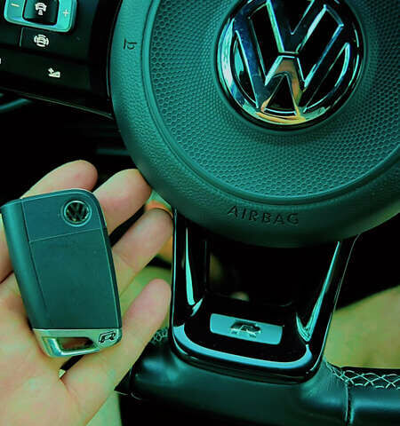 Синий Фольксваген Гольф Р, объемом двигателя 1.98 л и пробегом 285 тыс. км за 24500 $, фото 3 на Automoto.ua