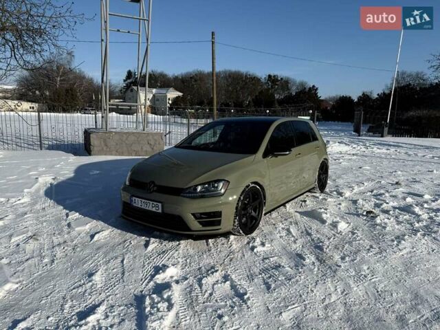 Зеленый Фольксваген Гольф Р, объемом двигателя 2 л и пробегом 155 тыс. км за 23300 $, фото 4 на Automoto.ua