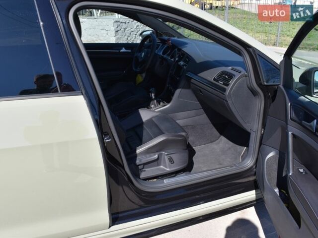 Зеленый Фольксваген Гольф Р, объемом двигателя 2 л и пробегом 155 тыс. км за 22500 $, фото 26 на Automoto.ua