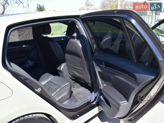 Зеленый Фольксваген Гольф Р, объемом двигателя 2 л и пробегом 155 тыс. км за 22500 $, фото 27 на Automoto.ua