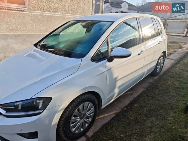 Белый Фольксваген Гольф Спортсван, объемом двигателя 1.6 л и пробегом 238 тыс. км за 11200 $, фото 4 на Automoto.ua