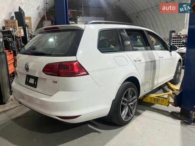 Белый Фольксваген Гольф Спортсван, объемом двигателя 0 л и пробегом 217 тыс. км за 10500 $, фото 2 на Automoto.ua