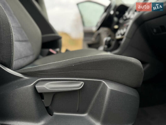 Черный Фольксваген Гольф Спортсван, объемом двигателя 2 л и пробегом 152 тыс. км за 13900 $, фото 78 на Automoto.ua