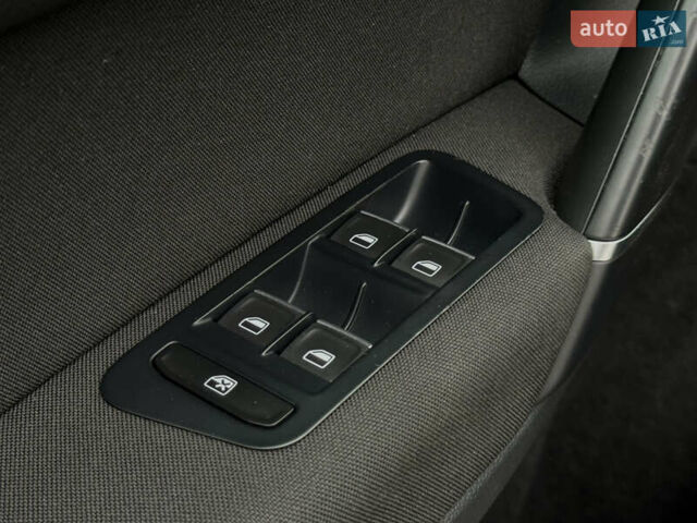 Черный Фольксваген Гольф Спортсван, объемом двигателя 2 л и пробегом 152 тыс. км за 13900 $, фото 43 на Automoto.ua