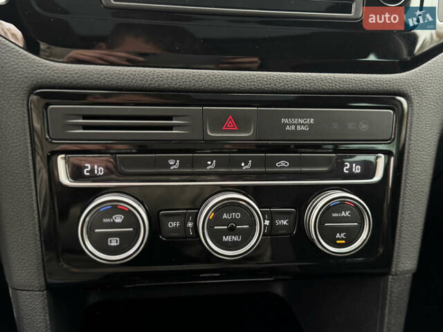 Черный Фольксваген Гольф Спортсван, объемом двигателя 2 л и пробегом 152 тыс. км за 13900 $, фото 65 на Automoto.ua