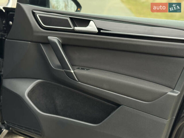 Черный Фольксваген Гольф Спортсван, объемом двигателя 2 л и пробегом 152 тыс. км за 13900 $, фото 79 на Automoto.ua