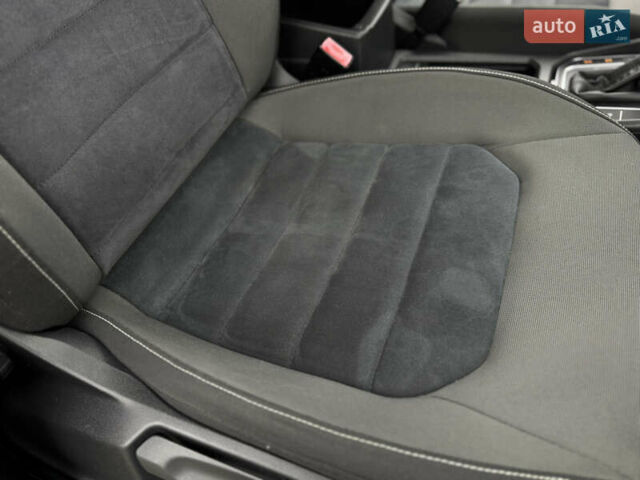 Черный Фольксваген Гольф Спортсван, объемом двигателя 2 л и пробегом 152 тыс. км за 13900 $, фото 77 на Automoto.ua