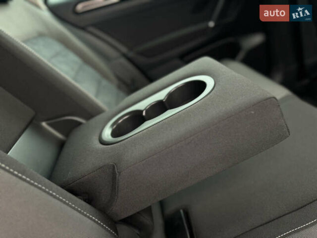 Черный Фольксваген Гольф Спортсван, объемом двигателя 2 л и пробегом 152 тыс. км за 13900 $, фото 90 на Automoto.ua