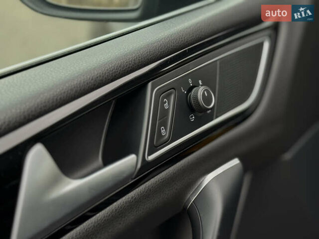 Черный Фольксваген Гольф Спортсван, объемом двигателя 2 л и пробегом 152 тыс. км за 13900 $, фото 44 на Automoto.ua