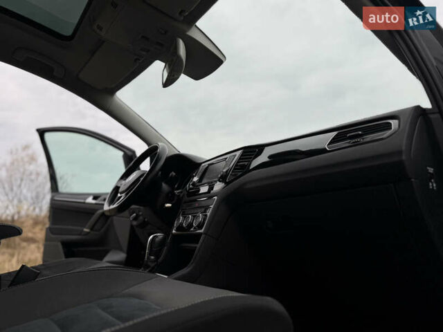 Черный Фольксваген Гольф Спортсван, объемом двигателя 2 л и пробегом 152 тыс. км за 13900 $, фото 71 на Automoto.ua