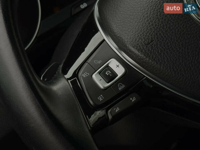 Черный Фольксваген Гольф Спортсван, объемом двигателя 2 л и пробегом 152 тыс. км за 13900 $, фото 48 на Automoto.ua