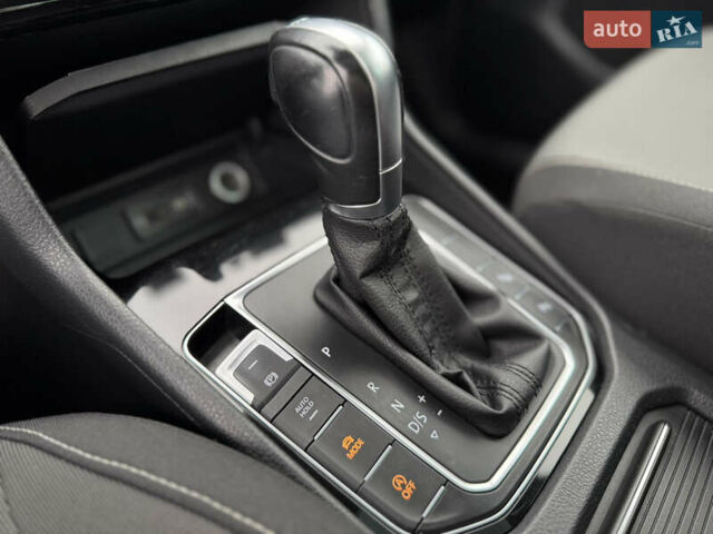 Черный Фольксваген Гольф Спортсван, объемом двигателя 2 л и пробегом 152 тыс. км за 13900 $, фото 67 на Automoto.ua