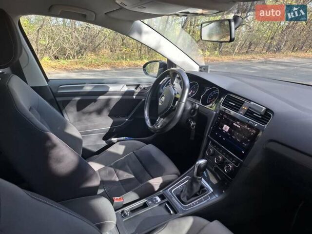 Черный Фольксваген Гольф Спортсван, объемом двигателя 1.6 л и пробегом 312 тыс. км за 12900 $, фото 11 на Automoto.ua