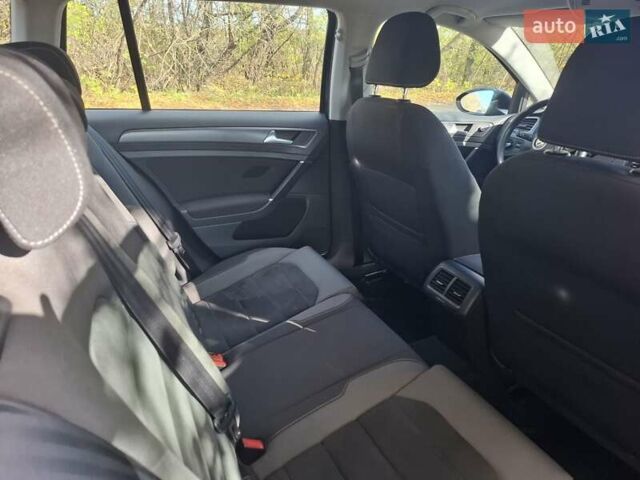 Черный Фольксваген Гольф Спортсван, объемом двигателя 1.6 л и пробегом 312 тыс. км за 12900 $, фото 9 на Automoto.ua