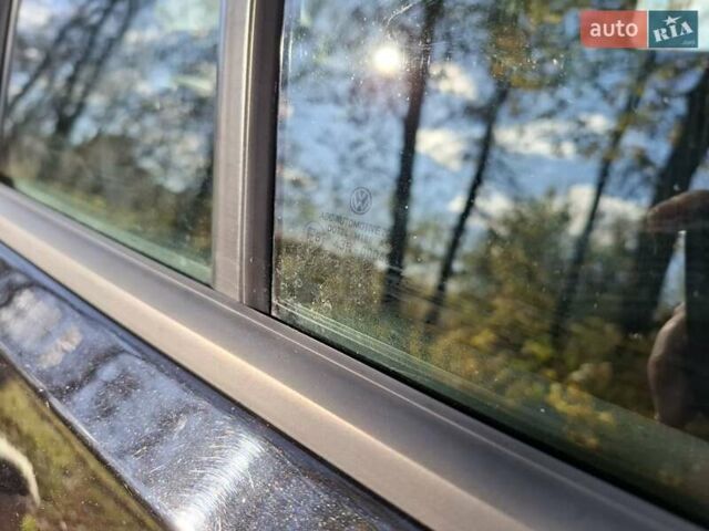 Черный Фольксваген Гольф Спортсван, объемом двигателя 1.6 л и пробегом 312 тыс. км за 12900 $, фото 28 на Automoto.ua