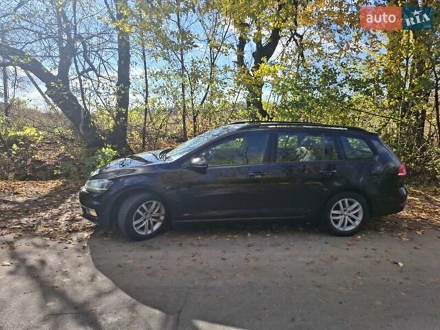 Черный Фольксваген Гольф Спортсван, объемом двигателя 1.6 л и пробегом 312 тыс. км за 12900 $, фото 73 на Automoto.ua