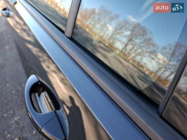 Черный Фольксваген Гольф Спортсван, объемом двигателя 1.6 л и пробегом 312 тыс. км за 12900 $, фото 30 на Automoto.ua