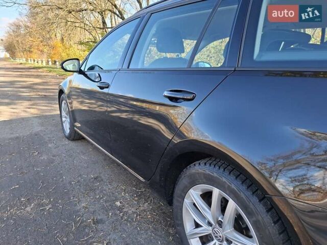 Черный Фольксваген Гольф Спортсван, объемом двигателя 1.6 л и пробегом 312 тыс. км за 12900 $, фото 22 на Automoto.ua