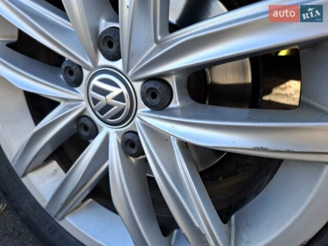 Черный Фольксваген Гольф Спортсван, объемом двигателя 1.6 л и пробегом 312 тыс. км за 12900 $, фото 18 на Automoto.ua