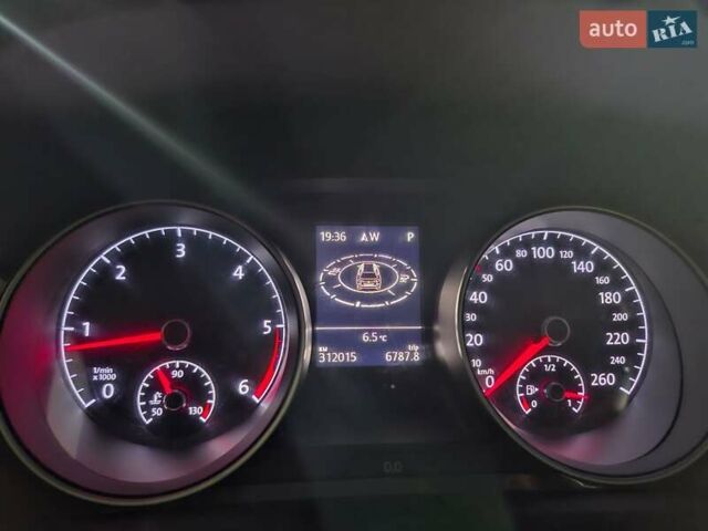 Черный Фольксваген Гольф Спортсван, объемом двигателя 1.6 л и пробегом 312 тыс. км за 12900 $, фото 78 на Automoto.ua
