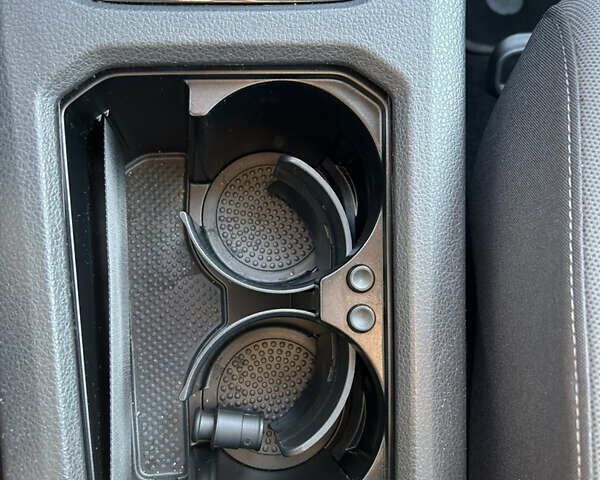 Червоний Фольксваген Гольф Спортсван, об'ємом двигуна 1.6 л та пробігом 80 тис. км за 22300 $, фото 20 на Automoto.ua