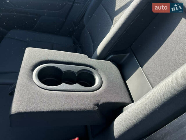 Червоний Фольксваген Гольф Спортсван, об'ємом двигуна 1.6 л та пробігом 80 тис. км за 22300 $, фото 18 на Automoto.ua