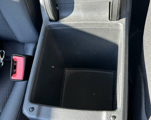 Червоний Фольксваген Гольф Спортсван, об'ємом двигуна 1.6 л та пробігом 80 тис. км за 22300 $, фото 23 на Automoto.ua