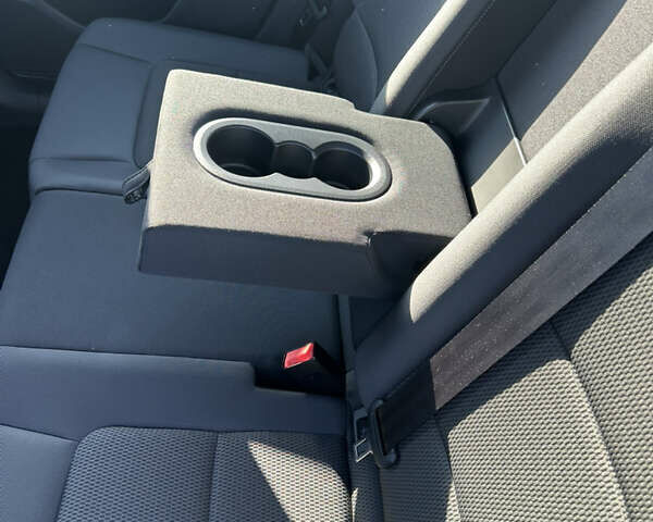 Червоний Фольксваген Гольф Спортсван, об'ємом двигуна 1.6 л та пробігом 80 тис. км за 22300 $, фото 19 на Automoto.ua