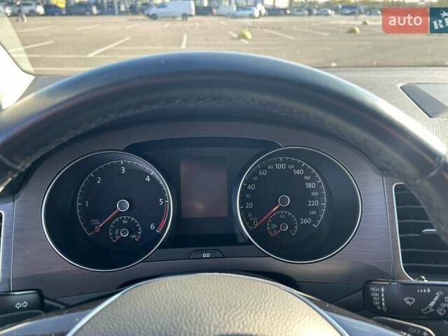 Червоний Фольксваген Гольф Спортсван, об'ємом двигуна 1.6 л та пробігом 80 тис. км за 22300 $, фото 7 на Automoto.ua