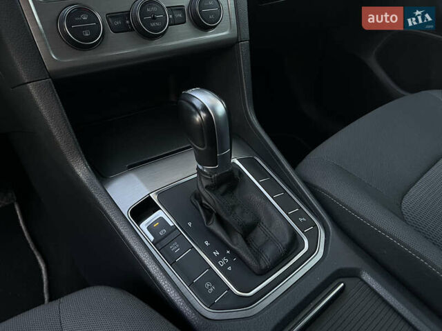 Сірий Фольксваген Гольф Спортсван, об'ємом двигуна 1.6 л та пробігом 168 тис. км за 13999 $, фото 24 на Automoto.ua