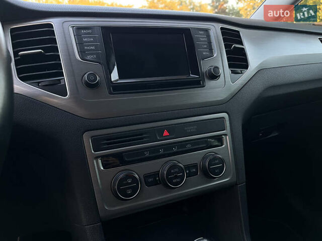 Сірий Фольксваген Гольф Спортсван, об'ємом двигуна 1.6 л та пробігом 168 тис. км за 13999 $, фото 25 на Automoto.ua