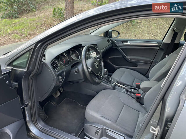 Серый Фольксваген Гольф Спортсван, объемом двигателя 1.4 л и пробегом 83 тыс. км за 13200 $, фото 20 на Automoto.ua