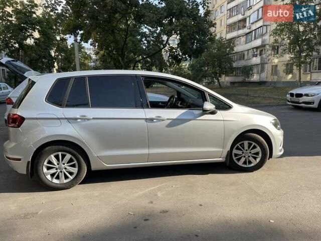 Серый Фольксваген Гольф Спортсван, объемом двигателя 1.6 л и пробегом 166 тыс. км за 14699 $, фото 1 на Automoto.ua