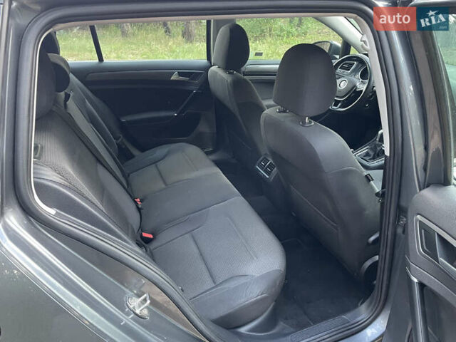 Серый Фольксваген Гольф Спортсван, объемом двигателя 1.4 л и пробегом 83 тыс. км за 13200 $, фото 18 на Automoto.ua