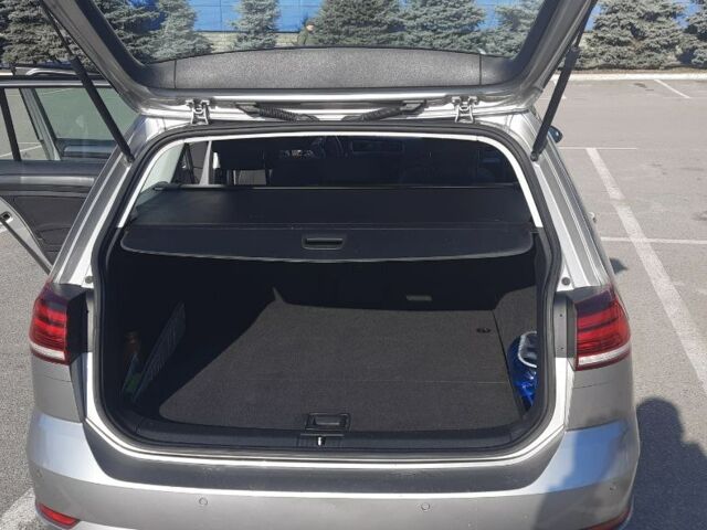 Серый Фольксваген Гольф 7, объемом двигателя 1.6 л и пробегом 205 тыс. км за 14100 $, фото 26 на Automoto.ua