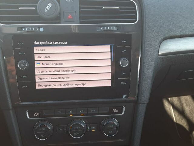 Серый Фольксваген Гольф 7, объемом двигателя 1.6 л и пробегом 205 тыс. км за 14100 $, фото 64 на Automoto.ua