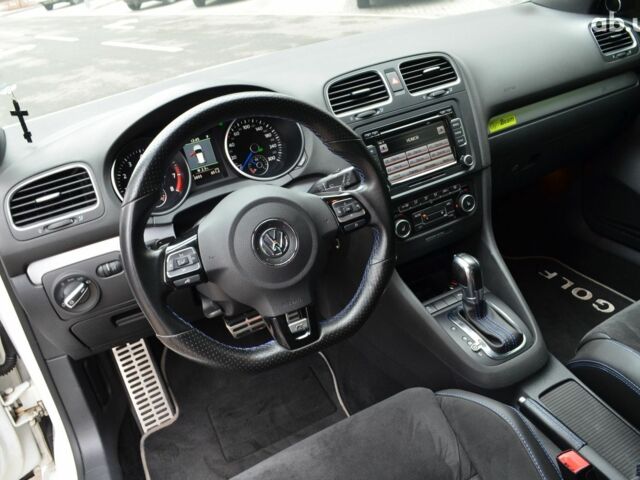 Білий Фольксваген Гольф, об'ємом двигуна 2 л та пробігом 72 тис. км за 20000 $, фото 16 на Automoto.ua