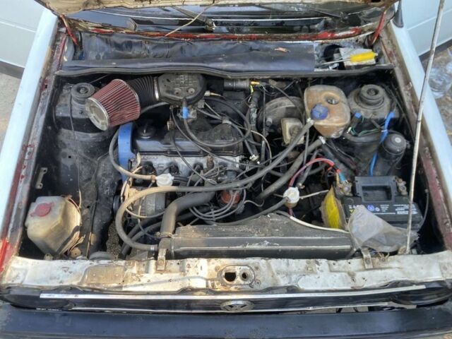 Белый Фольксваген Гольф, объемом двигателя 1.8 л и пробегом 250 тыс. км за 900 $, фото 6 на Automoto.ua