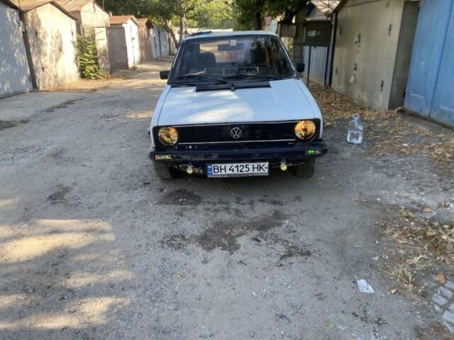 Белый Фольксваген Гольф, объемом двигателя 1.8 л и пробегом 250 тыс. км за 900 $, фото 7 на Automoto.ua