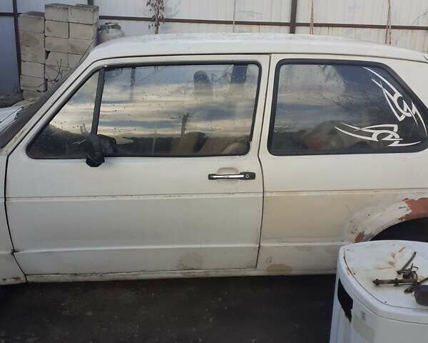 Белый Фольксваген Гольф, объемом двигателя 1.6 л и пробегом 346 тыс. км за 1100 $, фото 3 на Automoto.ua