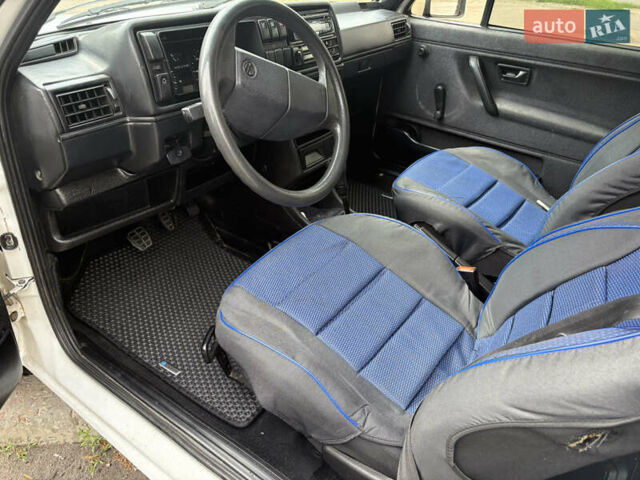 Белый Фольксваген Гольф, объемом двигателя 1.59 л и пробегом 384 тыс. км за 3000 $, фото 4 на Automoto.ua