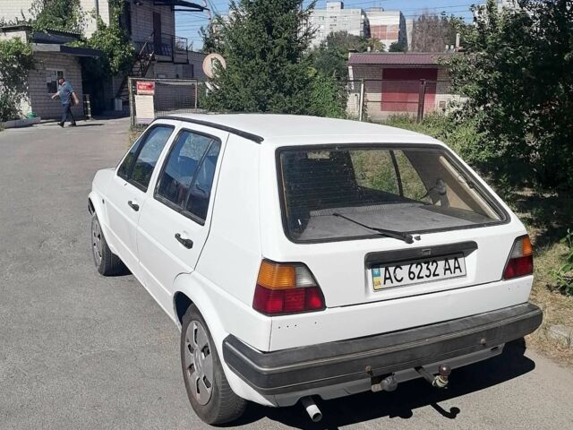 Белый Фольксваген Гольф, объемом двигателя 1.3 л и пробегом 250 тыс. км за 1350 $, фото 5 на Automoto.ua