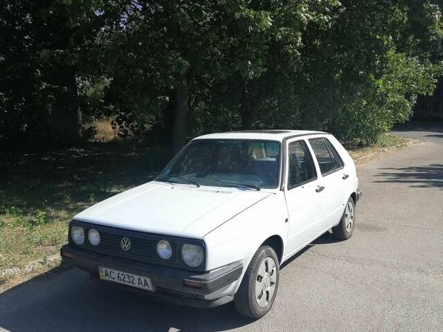 Белый Фольксваген Гольф, объемом двигателя 1.3 л и пробегом 250 тыс. км за 1350 $, фото 7 на Automoto.ua