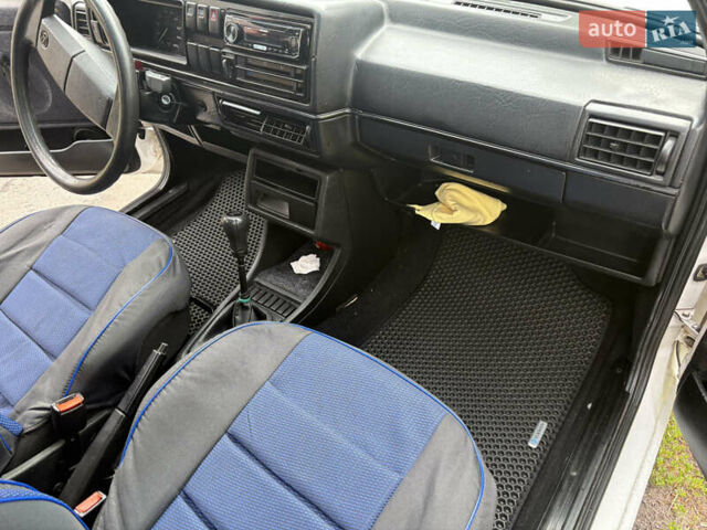 Белый Фольксваген Гольф, объемом двигателя 1.59 л и пробегом 384 тыс. км за 3000 $, фото 5 на Automoto.ua