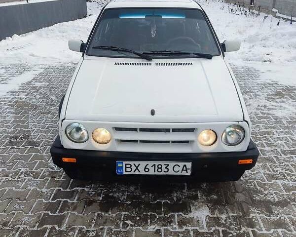 Белый Фольксваген Гольф, объемом двигателя 1.6 л и пробегом 321 тыс. км за 1200 $, фото 1 на Automoto.ua