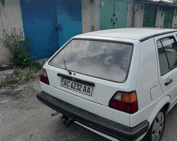 Белый Фольксваген Гольф, объемом двигателя 1.3 л и пробегом 250 тыс. км за 1350 $, фото 9 на Automoto.ua